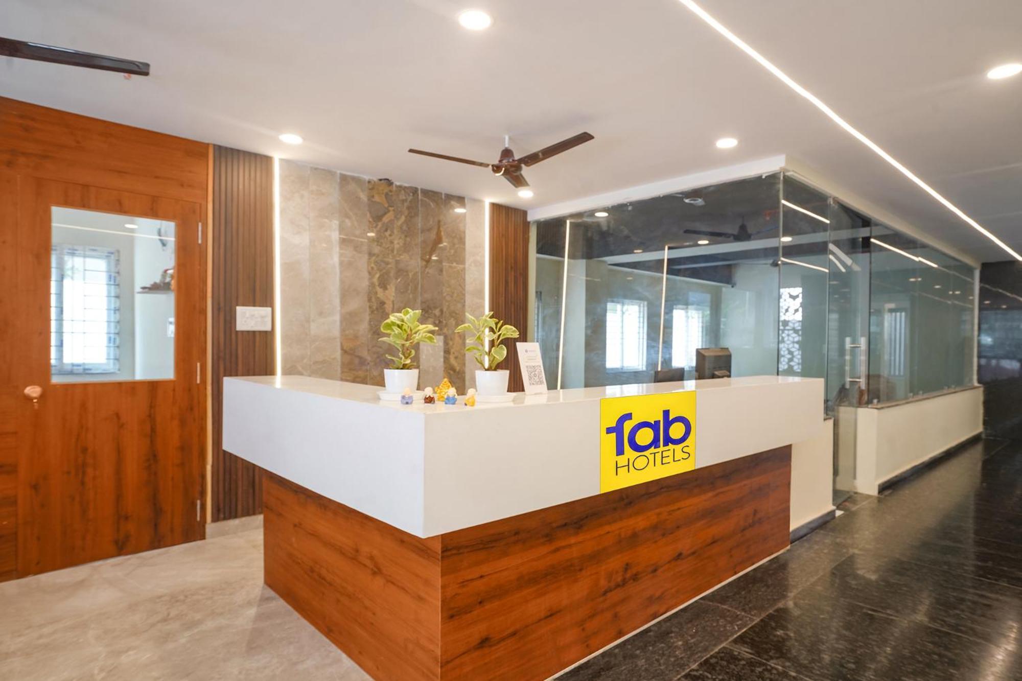 Fabhotel Air Live - Nr Begumpet Metro Station Hyderabad Exterior photo